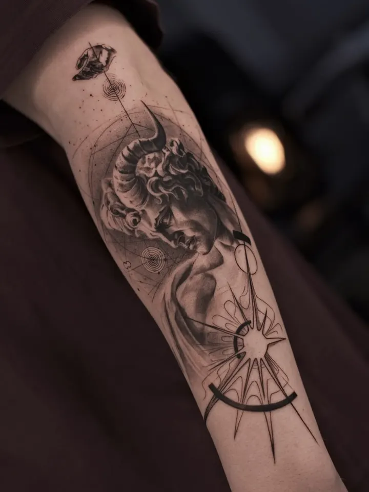 Графика на предплечье — мастер Валерия Байкал, MAIN Tattoo, Санкт-Петербург