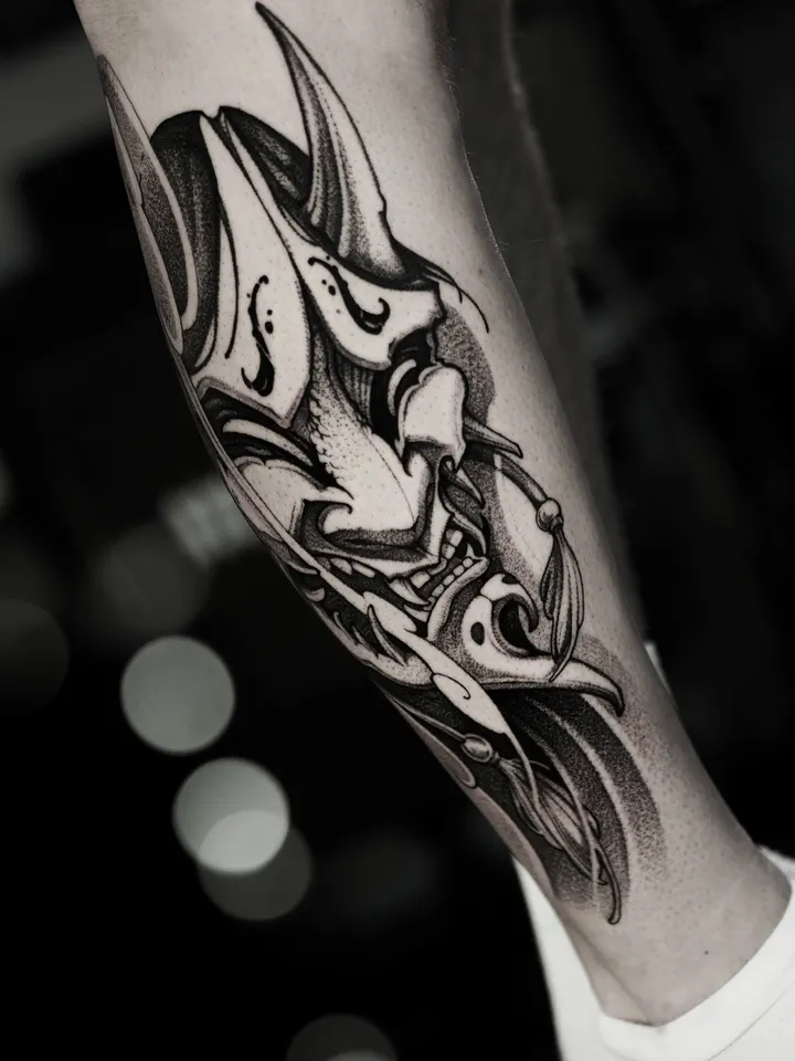 Маска ханья в графике — мастер Тони Шевченко, MAIN Tattoo, Санкт-Петербург