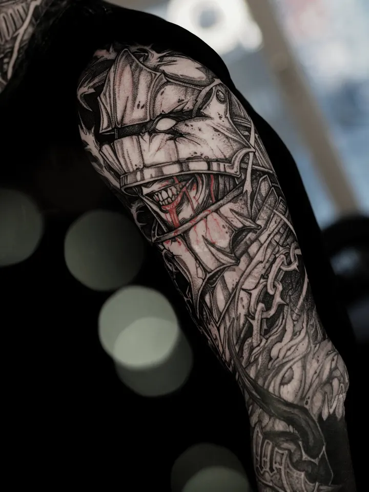 Рыцарь на плече — мастер Тони Шевченко, MAIN Tattoo, Санкт-Петербург